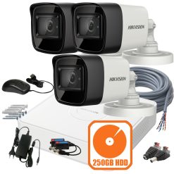 Hikvision CCTV biztonsági rendszer készlet DVR-rel és kamerákkal.