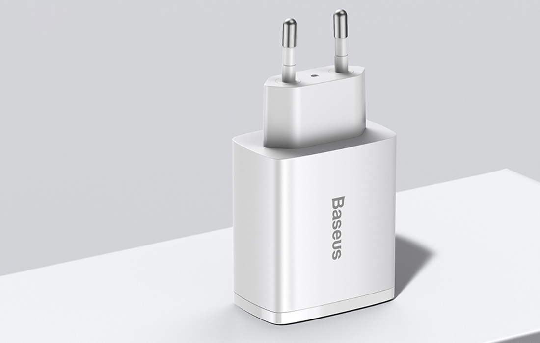 Baseus Compact gyors töltő, 2xUSB, USB-C, PD, 3A, 30W – fehér 3