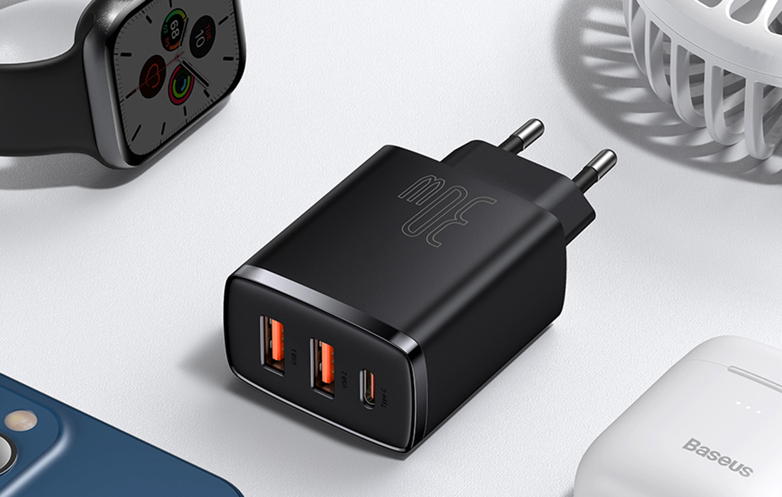 Baseus Compact gyors töltő, 2xUSB, USB-C, PD, 3A, 30W – fekete 1