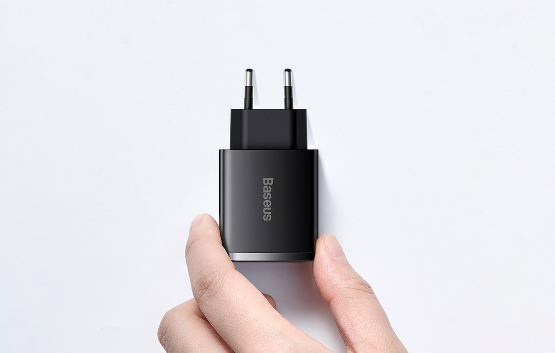 Baseus Compact gyors töltő, 2xUSB, USB-C, PD, 3A, 30W – fekete 3