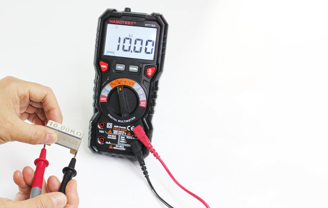 Habotest HT118A True RMS digitális multiméter, LED lámpa, NCV funkció 1