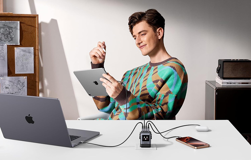 UGREEN Nexode RG (Robot GaN) hálózati töltő, 3x USB-C + USB, 100W (fekete) 4