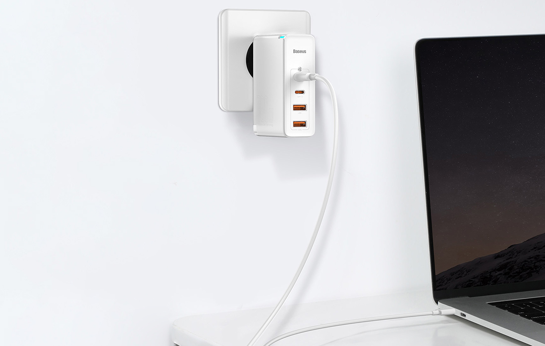 Baseus GaN2 Pro fali töltő, 2x USB + 2x USB-C, 100W, EU (fehér) 3