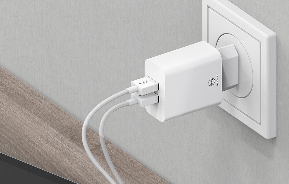 Mcdodo CH-6720 utazókészlet, Dual USB töltő, Lightning, 1m, fehér 2