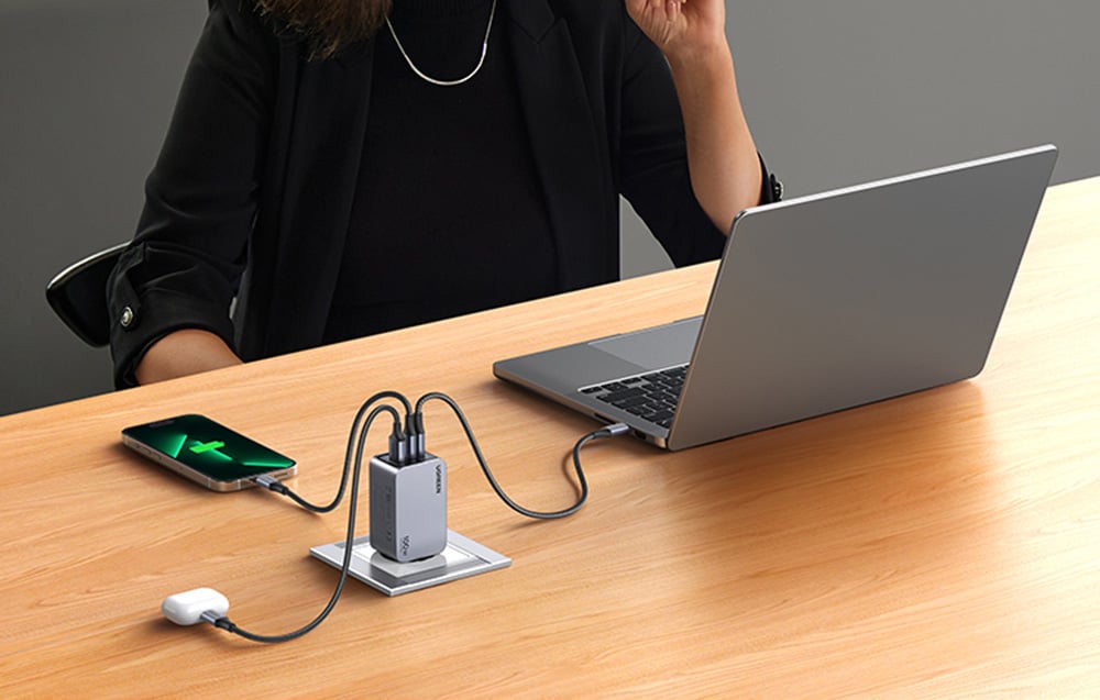 Ugreen Nexode Pro fali töltő, 100W, GaN, USB, 2x USB-C, szürke 1