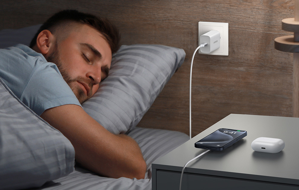 Ugreen  W703 vezeték nélküli töltő, Qi2, MagSafe, 15W, iOS eszközökhöz 5