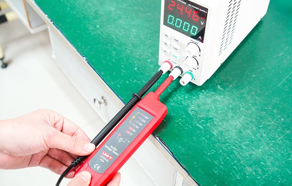 AC/DC voltage tester UNI-T UT22B-EU 2