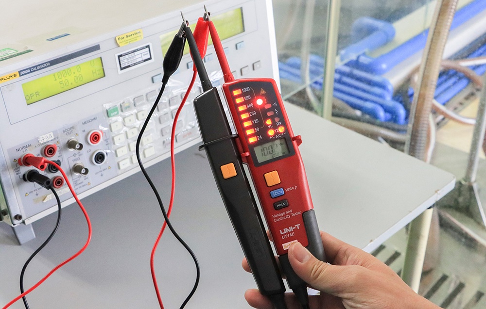 UNI-T UT18E feszültség- és folytonossági teszter 3