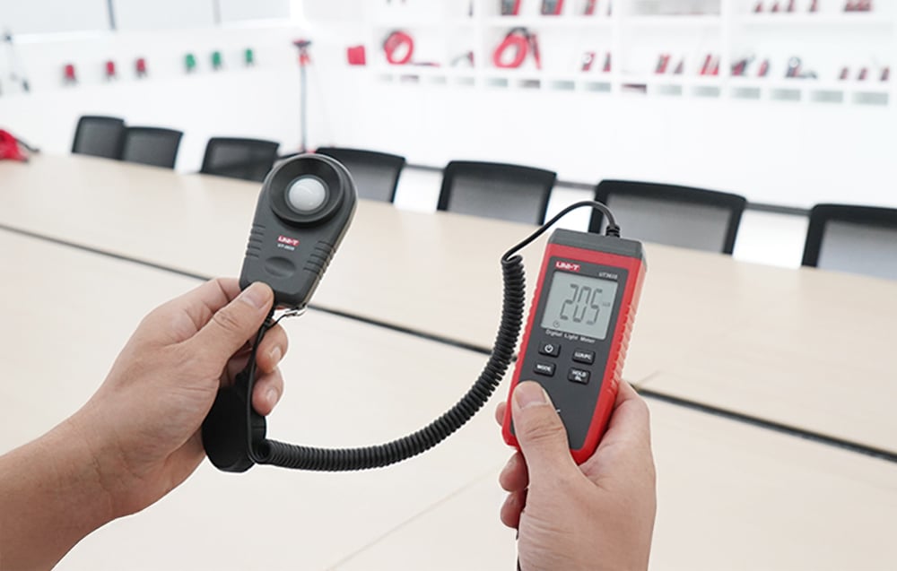 UNI-T UT383S fénymérő 3